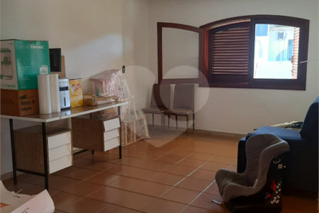 Casa à venda com 3 quartos, sendo 1 suíte, no Centro, Vinhedo, SP