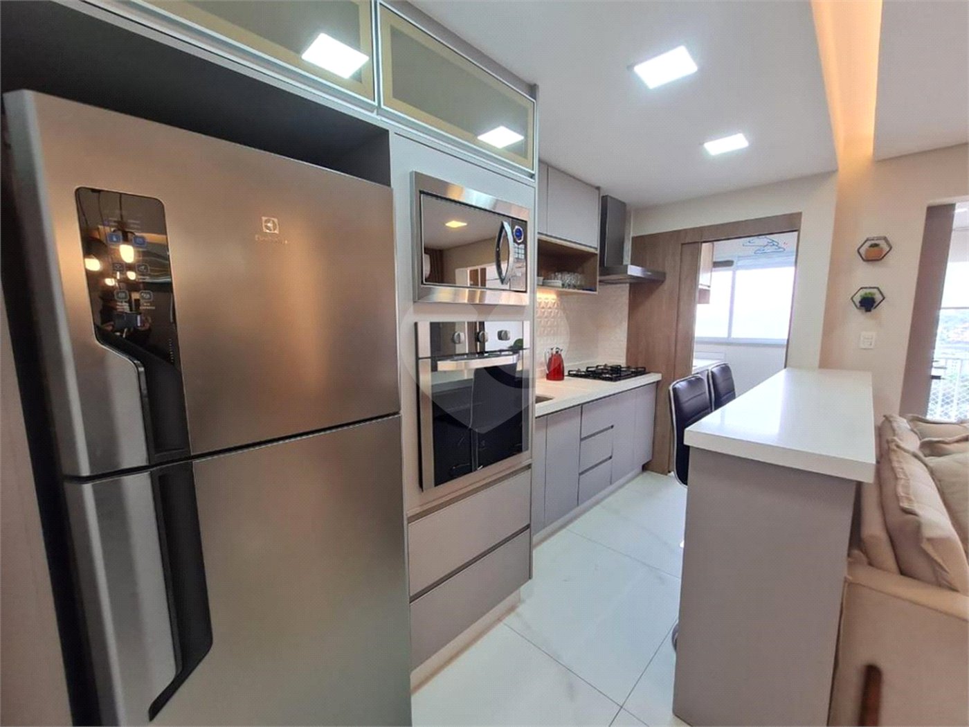 Apartamento à venda com 3 quartos, sendo 1 suíte,  em Vila Anastácio, São Paulo, SP