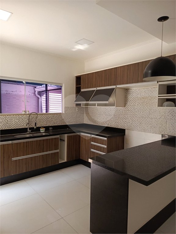 Casa à venda com 4 quartos, sendo 1 suíte, no condomínio Atlantico Sul, Rio de Janeiro - RJ