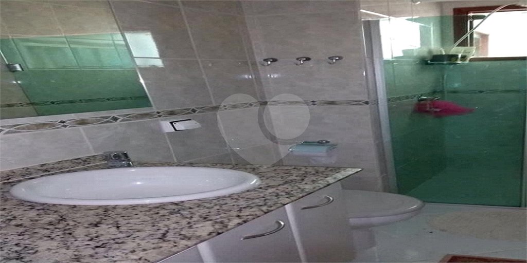 Casa à venda com 3 quartos, sendo 1 suíte, no condomínio Horto Residence, São Paulo - SP