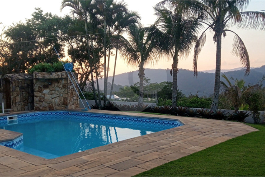 Casa à venda com 5 quartos, sendo 2 suítes, em Serra da Cantareira, Mairiporã, SP
