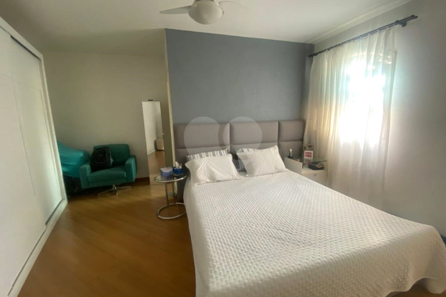 Casa à venda com 4 quartos, sendo 2 suítes, em Parada Inglesa, São Paulo, SP