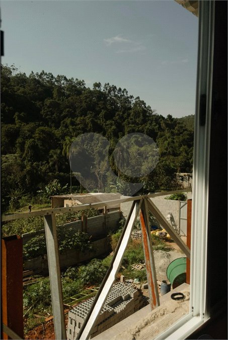 Casa à venda ou para alugar com 3 suítes em Mairiporã, SP