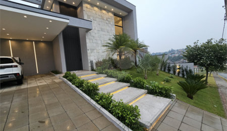 Casa à venda com 4 suítes no condomínio Villas do Jaguari, Santana de Parnaíba - SP