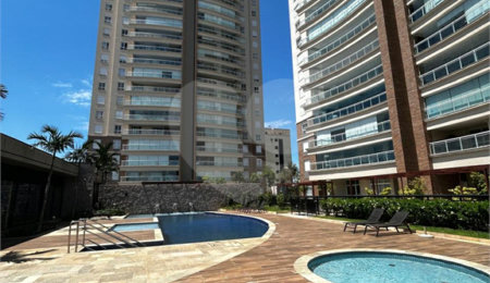 Apartamento à venda com 4 suítes em Vila Embaré, Valinhos, SP