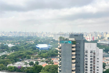 Apartamento à venda com 4 suítes em Indianópolis, São Paulo, SP