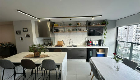 Apartamento à venda com 3 suítes em Vila Romana, São Paulo, SP