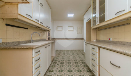 Apartamento à venda com 3 quartos, sendo 1 suíte, em Campo Belo, São Paulo, SP