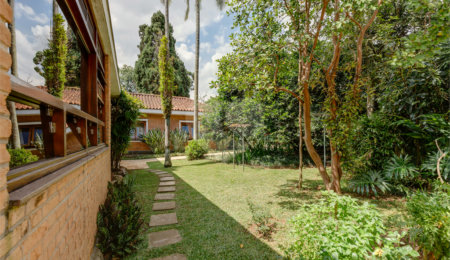 Casa Térrea à venda com 4 quartos, sendo 1 suíte,  em Chácara Monte Alegre, São Paulo, SP