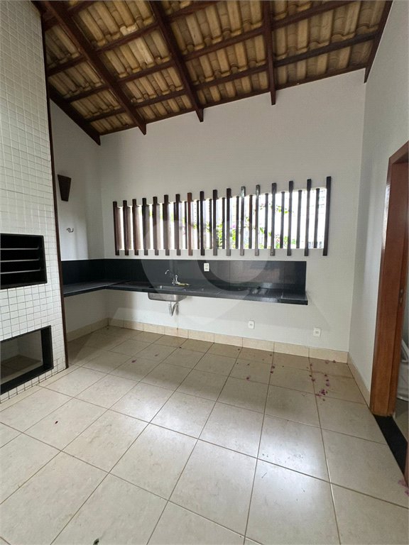Casa à venda com 3 quartos, sendo 1 suíte, em Jardim Santa Marta, Cuiabá, MT