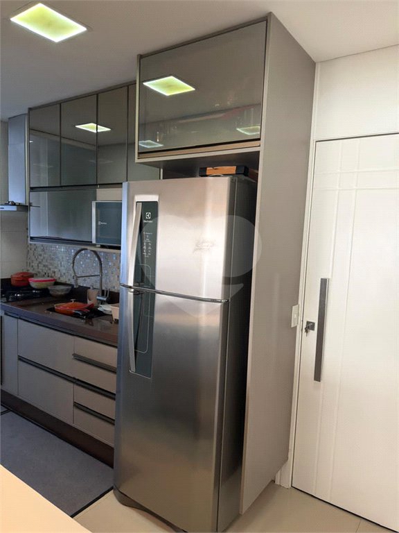 Apartamento à venda com 3 quartos, sendo 1 suíte,  em Jardim Leonor Mendes de Barros, São Paulo, SP