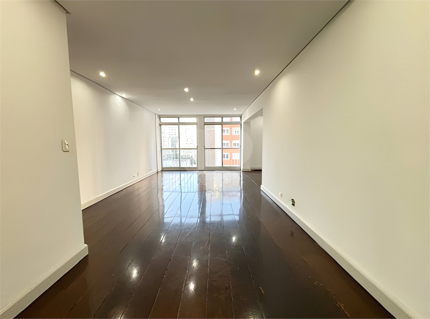 Apartamento à venda com 3 quartos, sendo 1 suíte, em Cerqueira César, São Paulo, SP