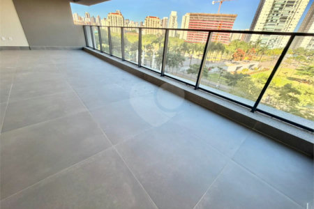 Apartamento à venda com 4 quartos, sendo 3 suítes, em Água Branca, São Paulo, SP