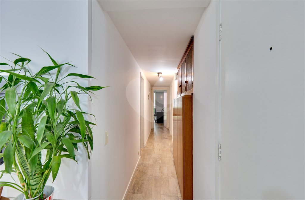 Apartamento à venda com 3 quartos, sendo 1 suíte, em Vila Olímpia, São Paulo, SP