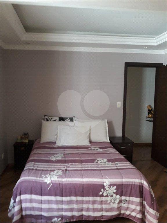 Sobrado à venda com 3 quartos, sendo 1 suíte, em Jardim Santa Mena, Guarulhos, SP