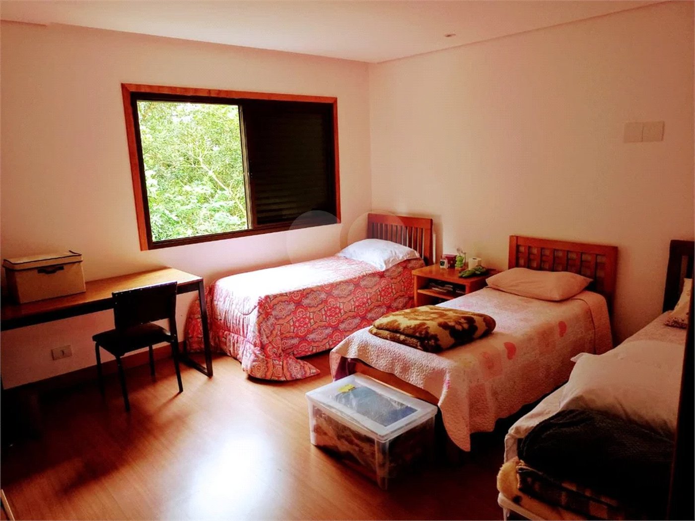 Casa à venda ou para alugar com 5 quartos, sendo 4 suítes, no condomínio Associação Reserva das Hortênsias, Mairiporã - SP