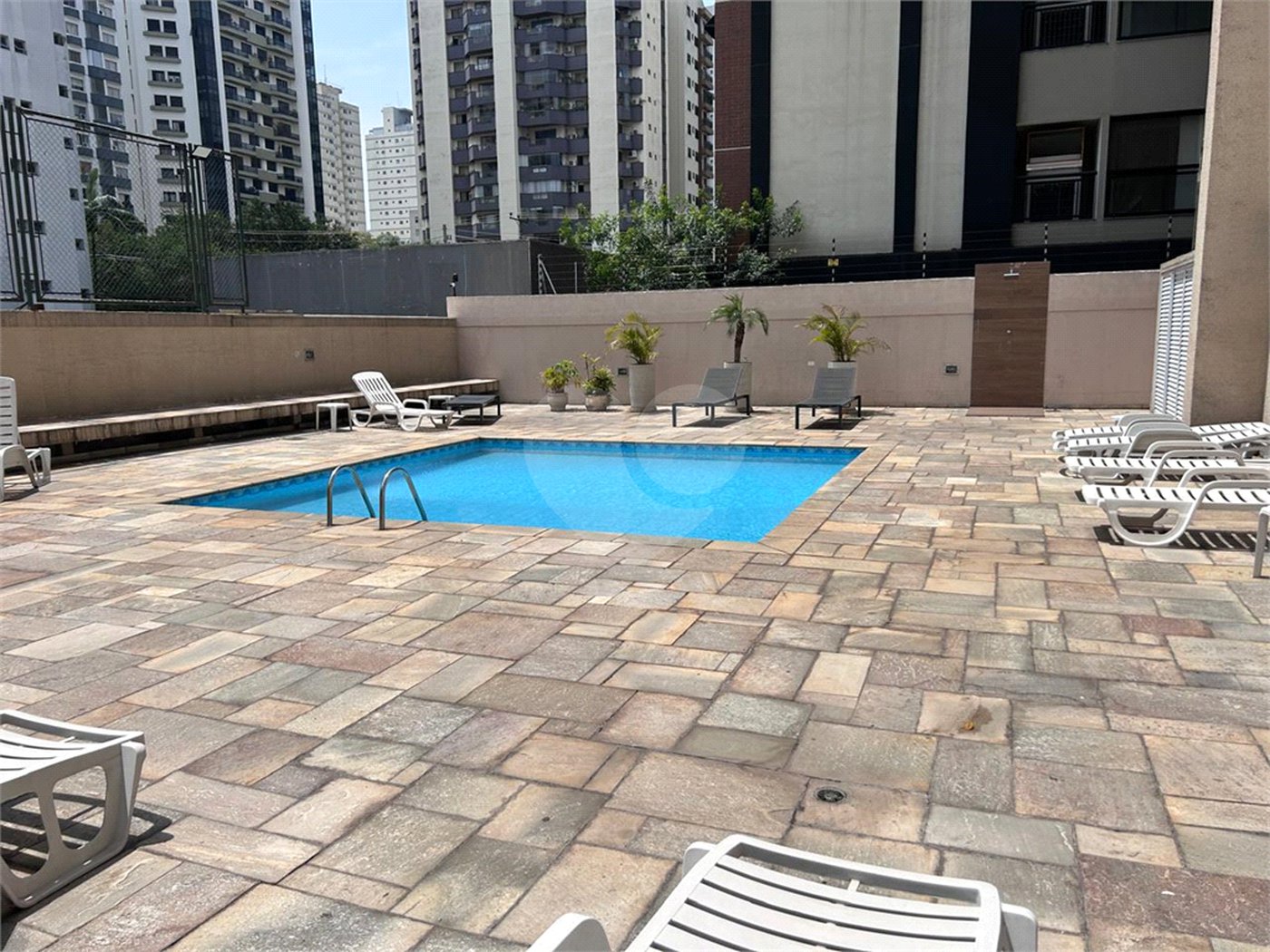 Apartamento à venda com 3 quartos, sendo 1 suíte, em Indianópolis, São Paulo, SP