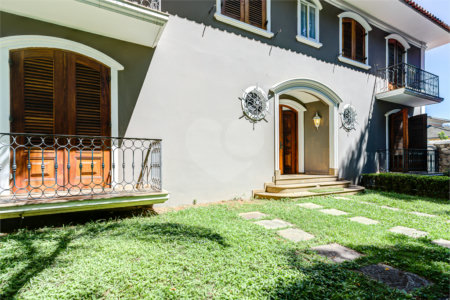 Casa à venda com 5 quartos, sendo 3 suítes, em Alto da Boa Vista, São Paulo, SP