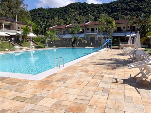 Duplex à venda com 3 quartos, sendo 1 suíte,  em Enseada, Guarujá, SP