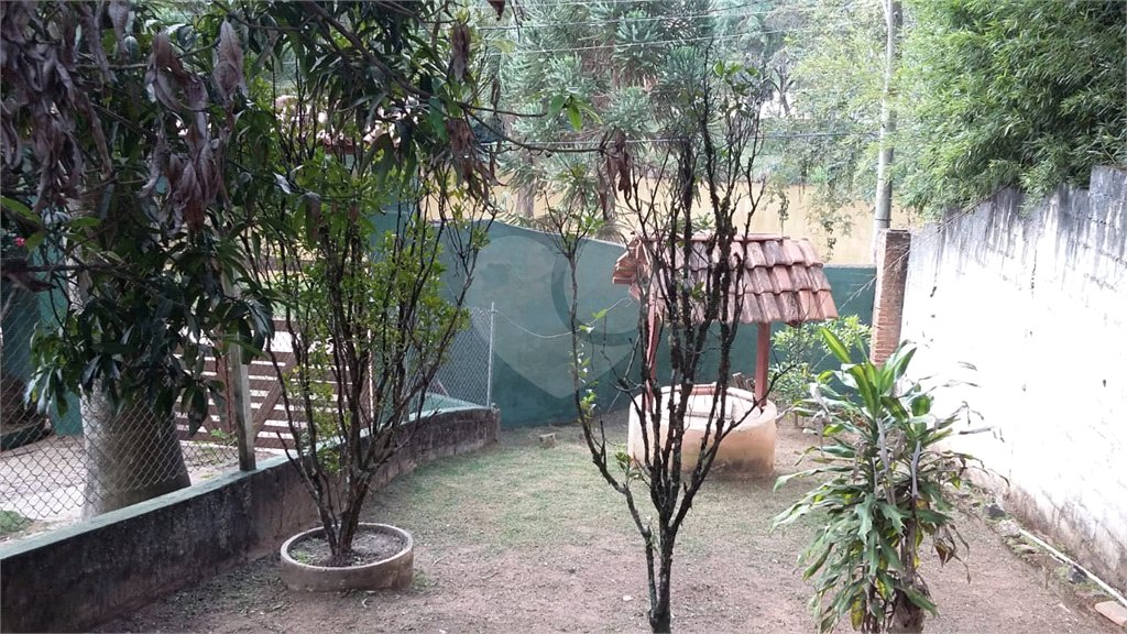 Casa à venda com 6 quartos, sendo 4 suítes, no condomínio Recanto dos Palmares, Atibaia - SP