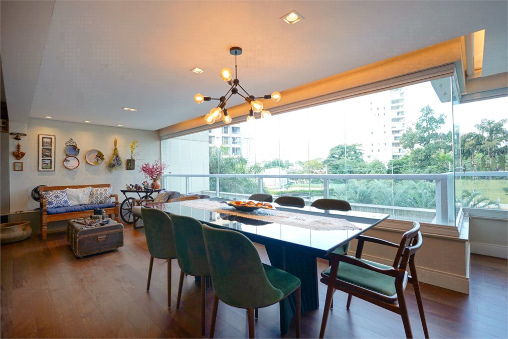 Apartamento à venda com 4 quartos, sendo 2 suítes, em Santo Amaro, São Paulo, SP