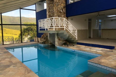 Casa à venda com 4 suítes no condomínio Osato, Atibaia - SP