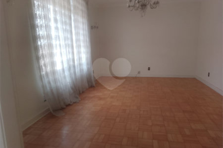 Apartamento à venda com 4 quartos, sendo 1 suíte, em República, São Paulo, SP