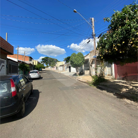Terreno plano, no bairro Parque Sisi, com 125,00 m² de área.