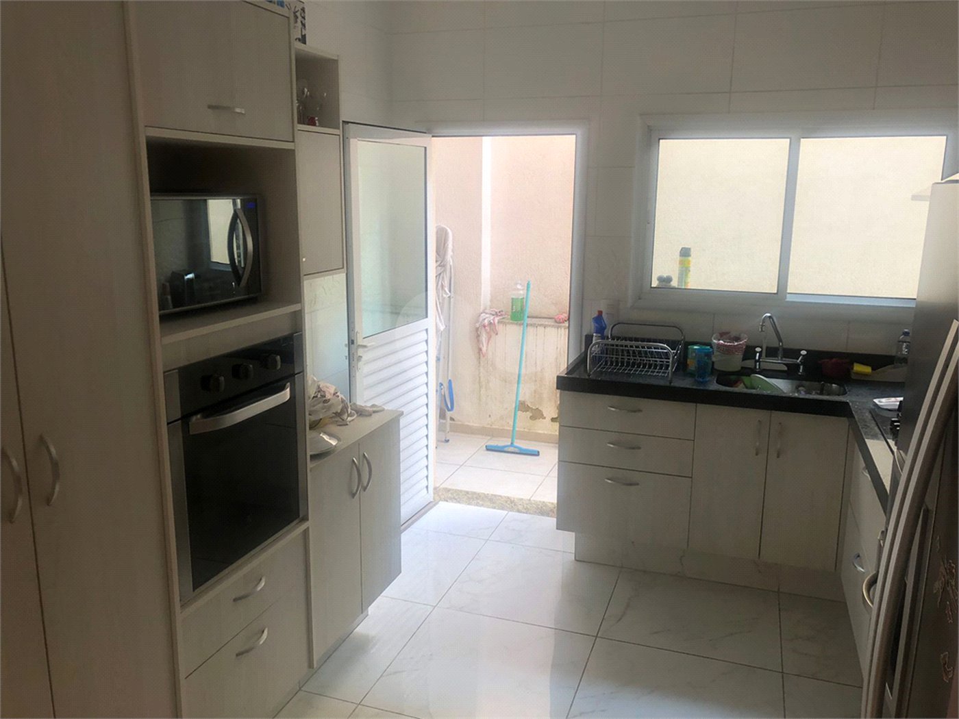 Casa à venda com 4 quartos, sendo 1 suíte, no condomínio Villagio Milano, Sorocaba - SP