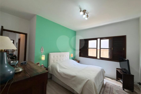 Casa à venda com 4 quartos, sendo 1 suíte, no condomínio Taquaral, São Paulo - SP