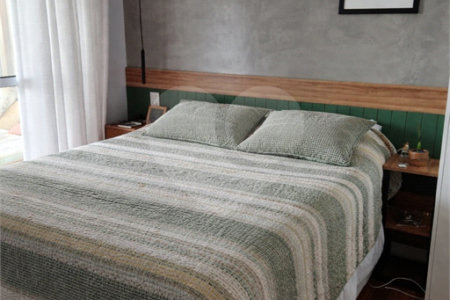 Apartamento à venda com 2 quartos, sendo 1 suíte,  em Quarta Parada, São Paulo, SP