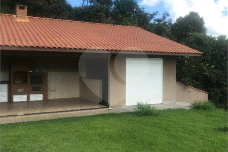 Casa à venda com 3 quartos, sendo 1 suíte,  no condomínio Marf II, Bom Jesus dos Perdões - SP