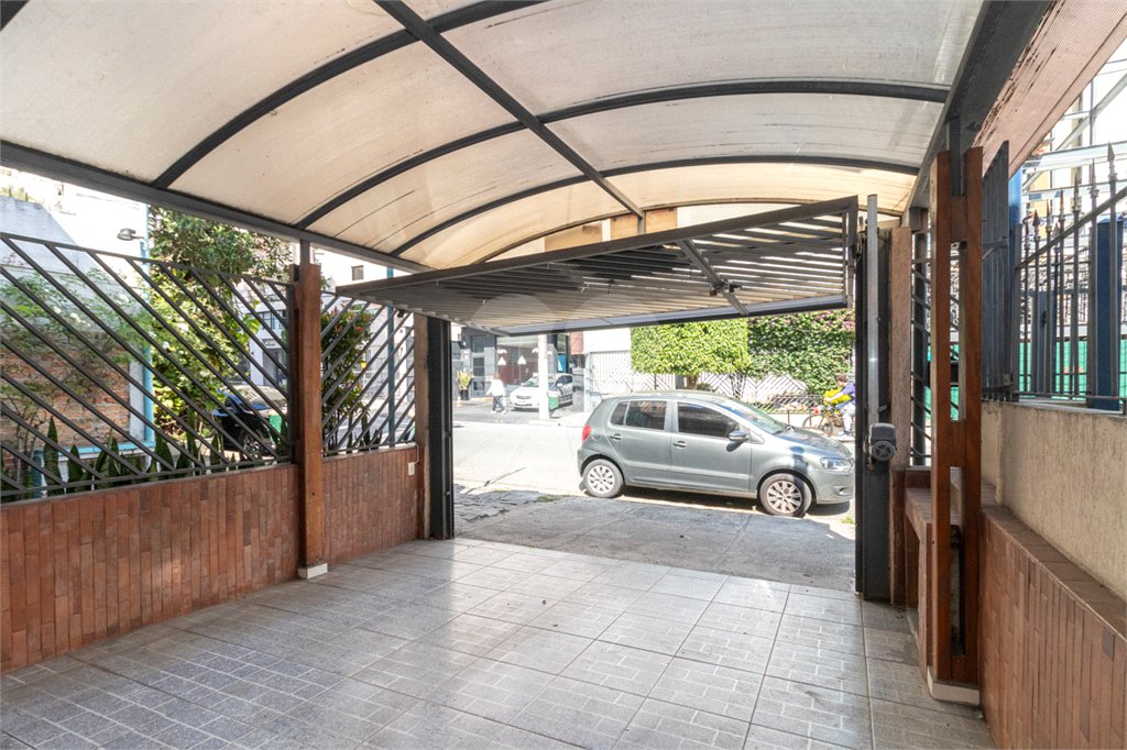 Casa Térrea à venda com 3 quartos, sendo 1 suíte,  em Indianópolis, São Paulo, SP