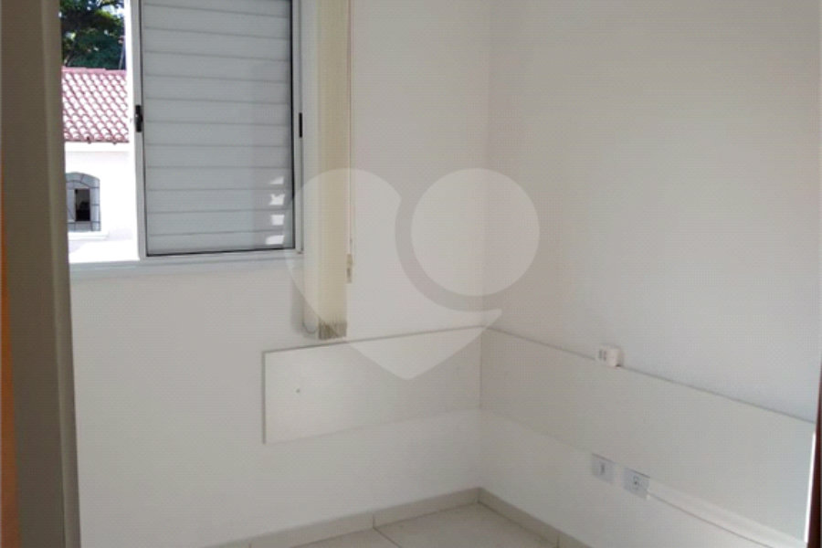 Casa à venda com 2 suítes no condomínio Residencial Pedro, São Paulo - SP