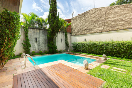 Sobrado à venda com 4 quartos, sendo 3 suítes,  em Jardim Guedala, São Paulo, SP