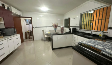 Casa à venda ou para alugar com 3 quartos, sendo 1 suíte, em Jardim Vivan, São Paulo, SP