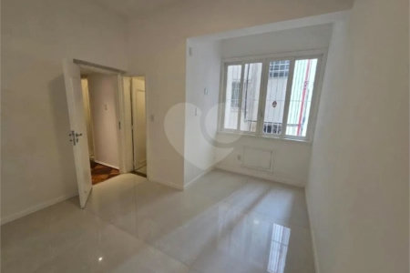 Apartamento à venda com 3 quartos, sendo 1 suíte, em Copacabana, Rio de Janeiro, RJ
