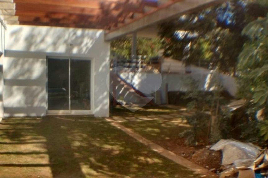 Sobrado à venda com 3 suítes em Seerra da Cantareira, Mairiporã, SP