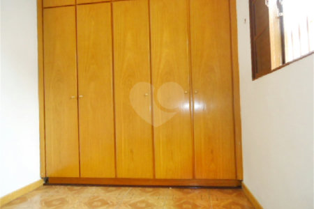 Sobrado à venda com 3 quartos em Vila Gustavo, São Paulo, SP