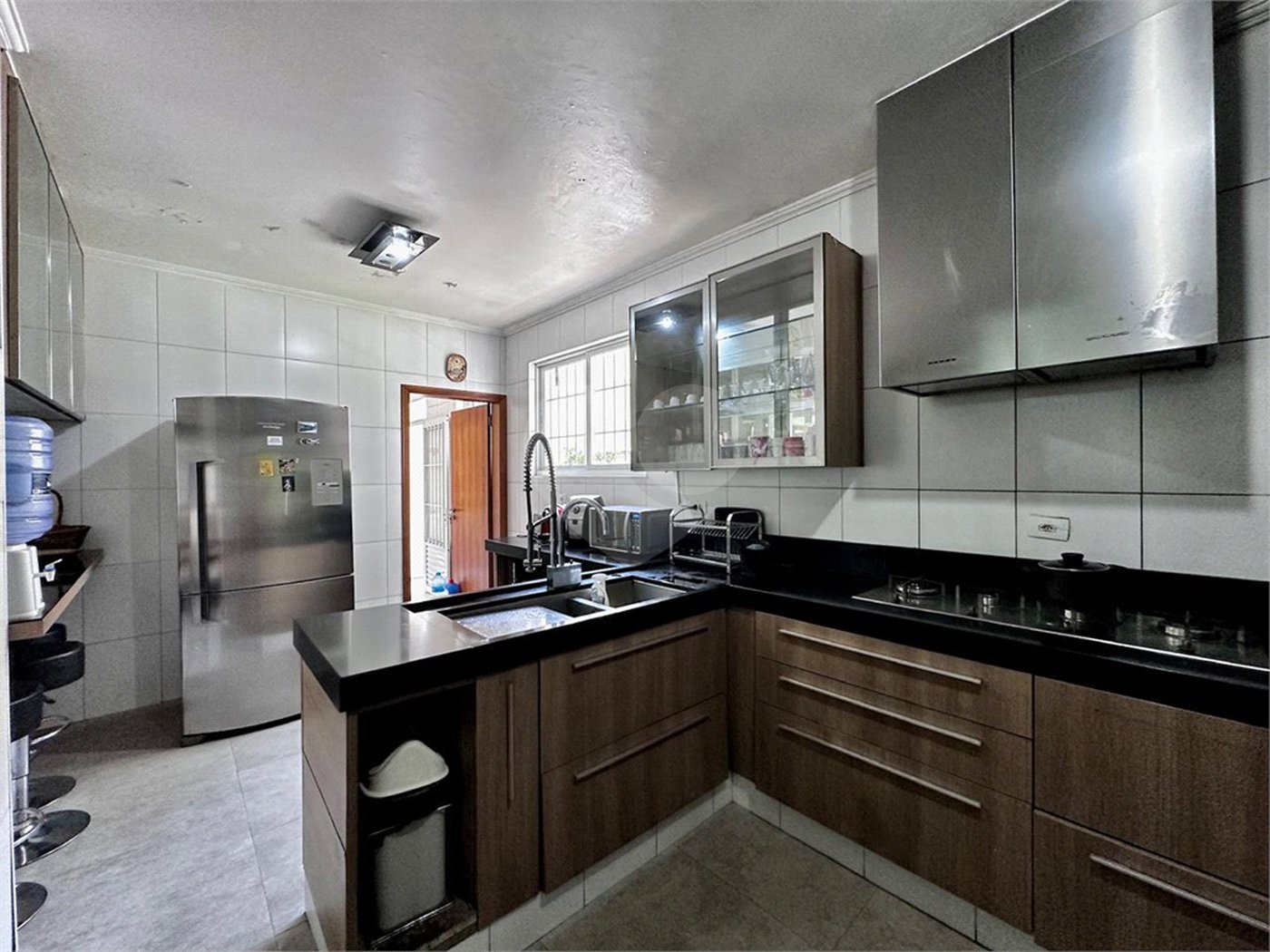 Casa à venda com 4 quartos, sendo 2 suítes,  em Interlagos, São Paulo, SP