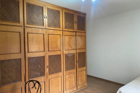 Casa à venda com 3 quartos, sendo 2 suítes, em Vila Carrão, São Paulo, SP