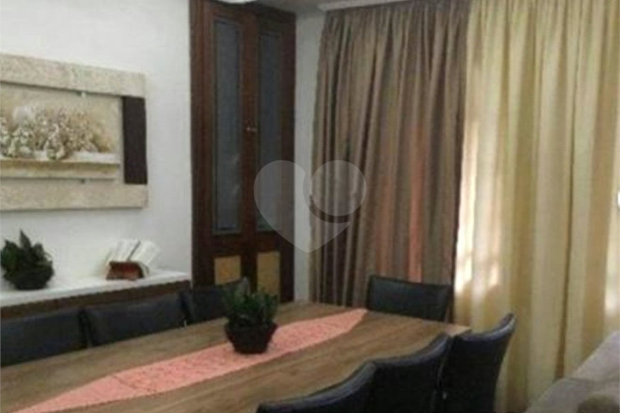 Sobrado à venda com 6 quartos em Cangaíba, São Paulo, SP