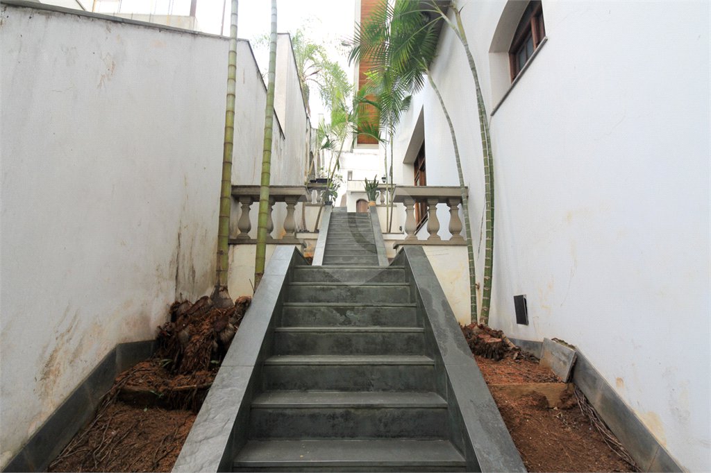 Casa à venda com 5 quartos, sendo 3 suítes, em Jardim São Bento, São Paulo, SP