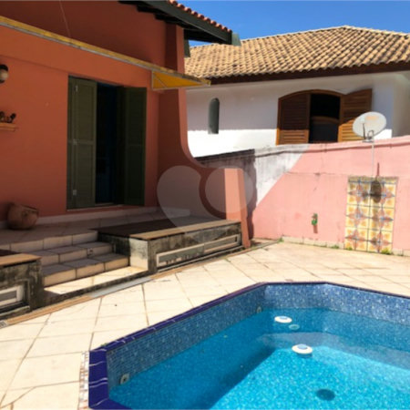 Casa à venda com 4 quartos, sendo 2 suítes,  em Jardim Leonor, São Paulo, SP