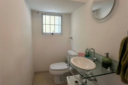Sobrado à venda com 4 quartos, sendo 1 suíte, em Vila Cordeiro, São Paulo, SP