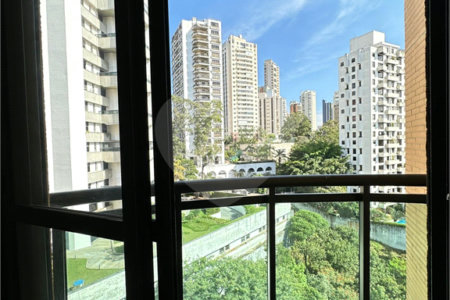 Apartamento à venda com 3 suítes em Vila Suzana, São Paulo, SP