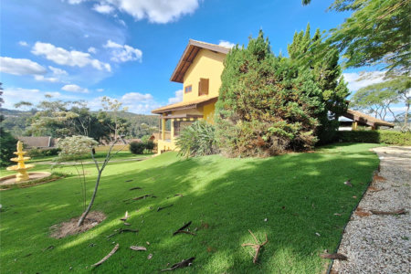 Casa à venda com 3 suítes no condomínio Chácaras do Lago, Vinhedo - SP