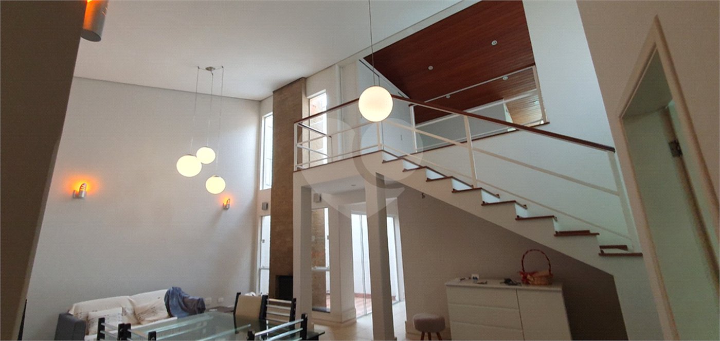 Casa à venda com 4 quartos, sendo 3 suítes, no condomínio Vila Inglesa, Sorocaba - SP