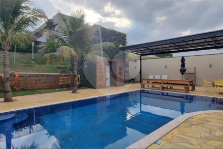 Casa à venda com 4 suítes no condomínio Xapada, Itu - SP