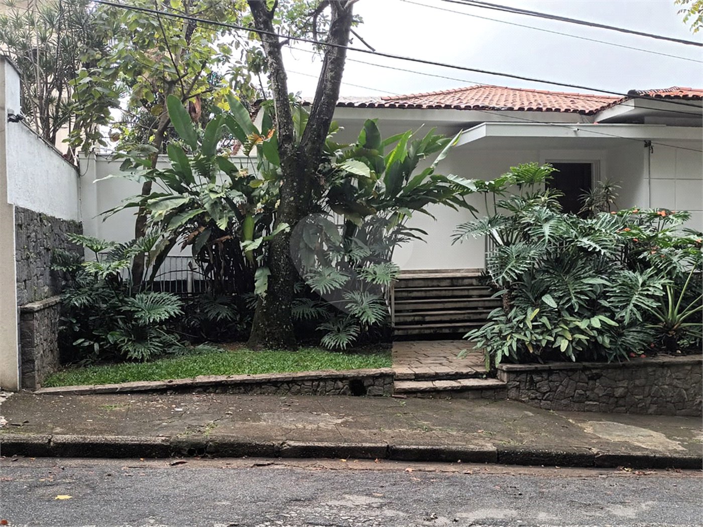 Casa à venda ou para alugar com 6 quartos, sendo 4 suítes,  em JARDIM GUEDALA, São Paulo, SP